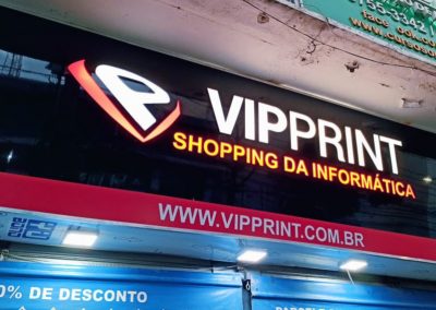 Base em ACM com letras em acrílico e backlight
